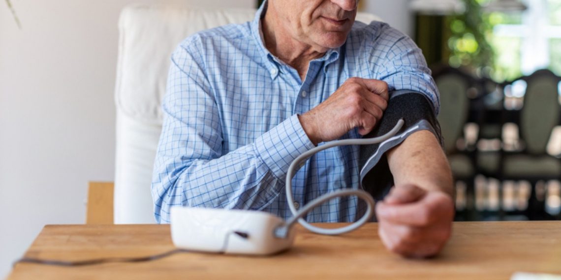 Sei anziano? Queste le regole per la corretta gestione della pressione arteriosa